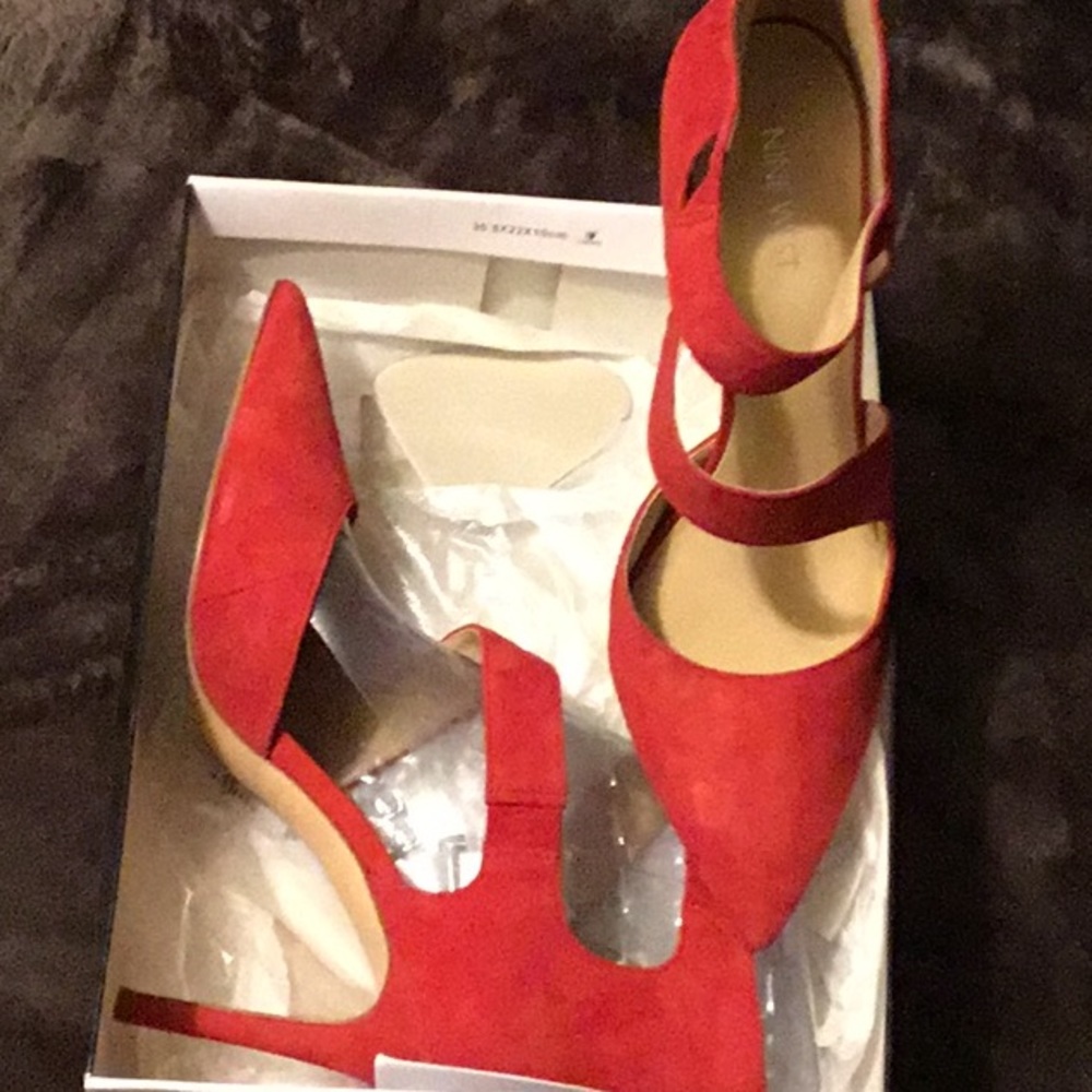 Shoes - Picture 2 of 5